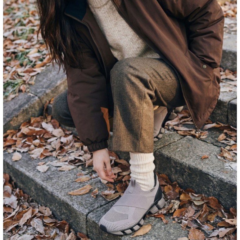 밸롭 [NC13밸롭] 여성용  핸즈프리 니트 러닝/ 워킹화  트바트 밴드 퀵온  BC3TWKW004  로즈그레이 85,000원