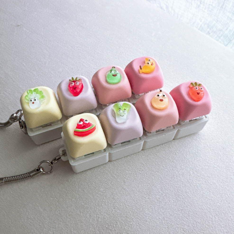 피크닉 led 파스텔 키캡 키보드 딸깍이 키링, 1개, 큐티과일 9,900원