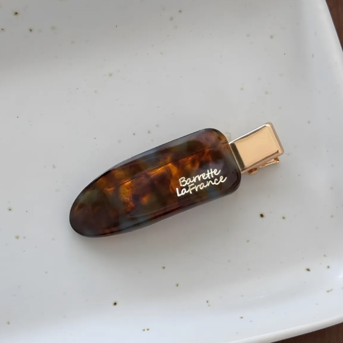 COCOMONSTER 프리미엄 셀롤로오스 삼각 옆머리 헤어 집게핀 6cm 9,900원