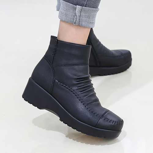 제이슈 가죽 기모안감 로안 통굽 앵클부츠 5cm 48,800원