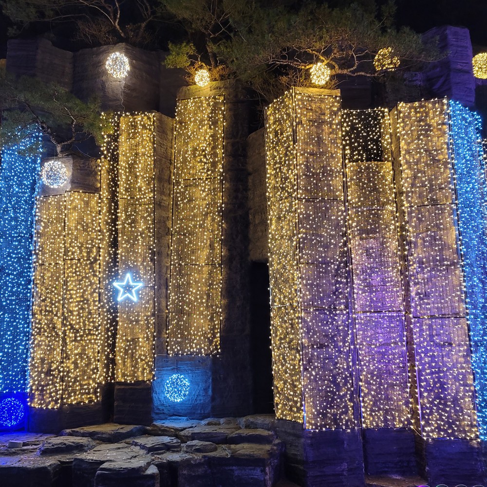 300구 투명선 LED 웜색 지니전구 전원잭포함, 1개, 은하수300구투명선LED웜색지니전구전원잭포함, 상세페이지 참조 31,000원