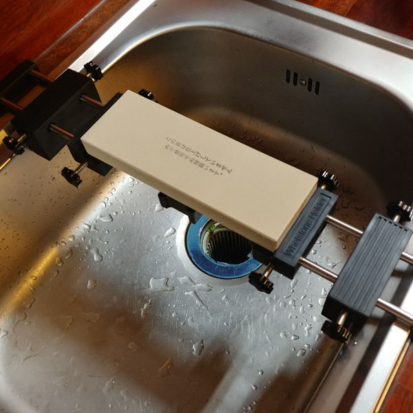 [DMD] 디엠디 싱크대용 스테인레스 고급 숫돌 받침대(녹 슬지 않음) DMD-1813 28,750원