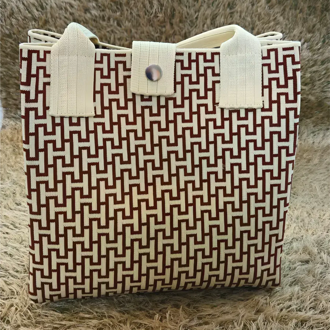 여성 데일리 토트백 가벼운 가방 모던 캔버스 H패턴 11,000원