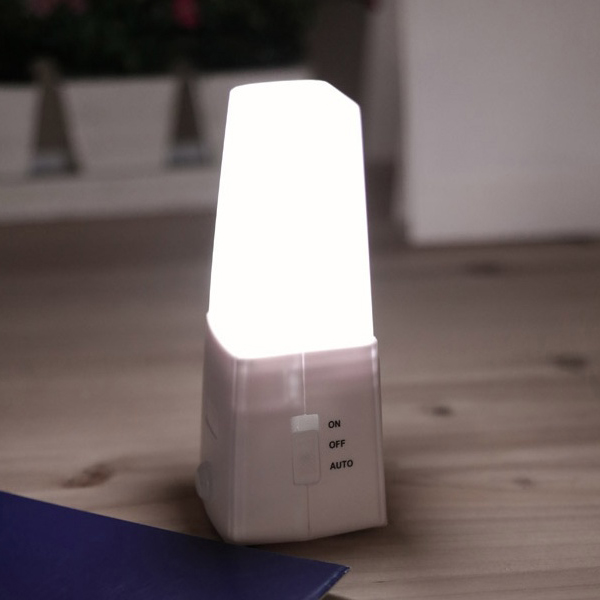 Coms 스탠드형 센서등 센서램프 센서라이트 무선등 절전등 무선라이트 조명 현관등 복도등 형광등 전등 전구 LED 배터리 베란다등 추천 13,700원