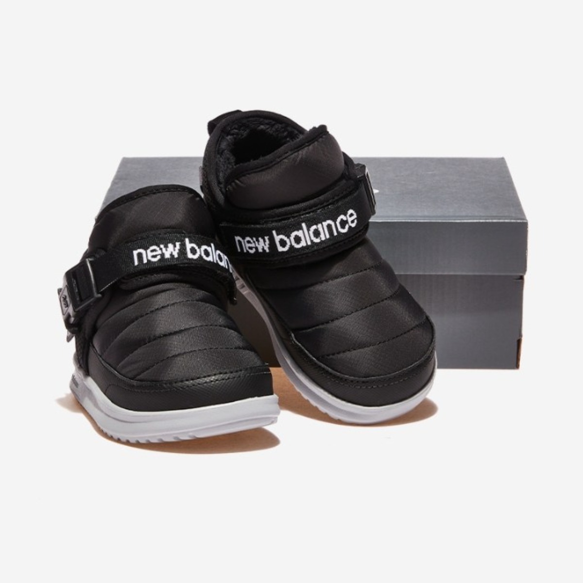 뉴발란스 키즈 유아 중목 부츠 YHM 136,800원