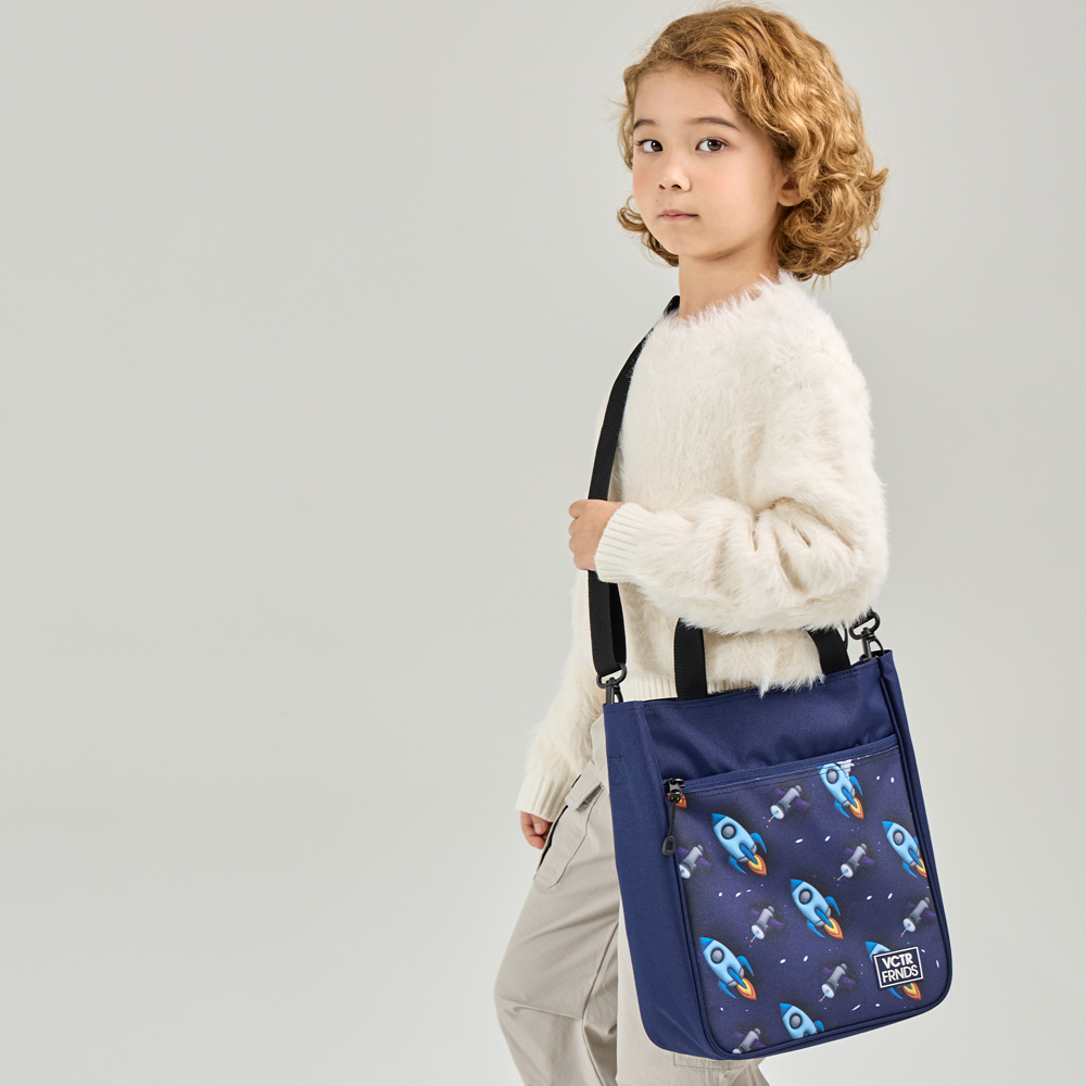 빅토리아앤프렌즈 초등학생 얼쓰 글리터 스퀘어 보조가방 27,290원