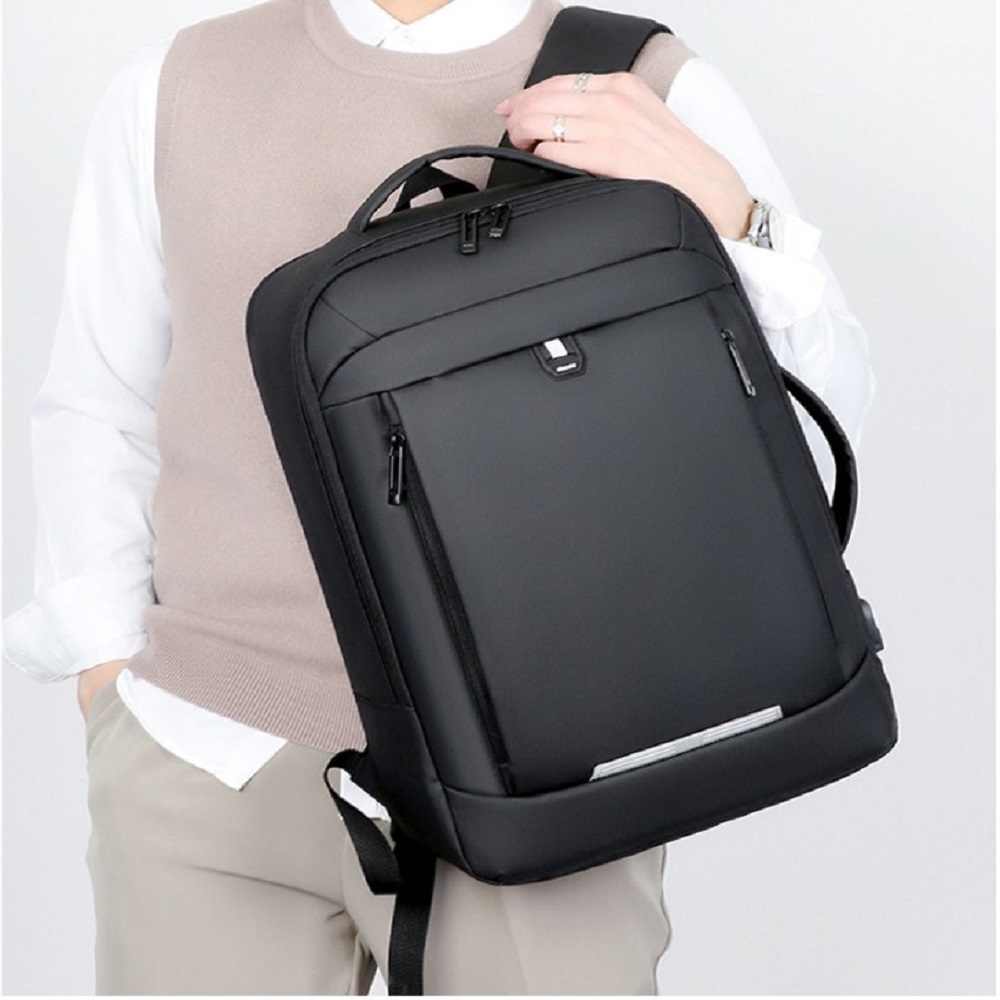 지디컴 비즈니스 대학생 직장인 여행용 17인치확장형 노트북백팩 USB 충전 34,800원