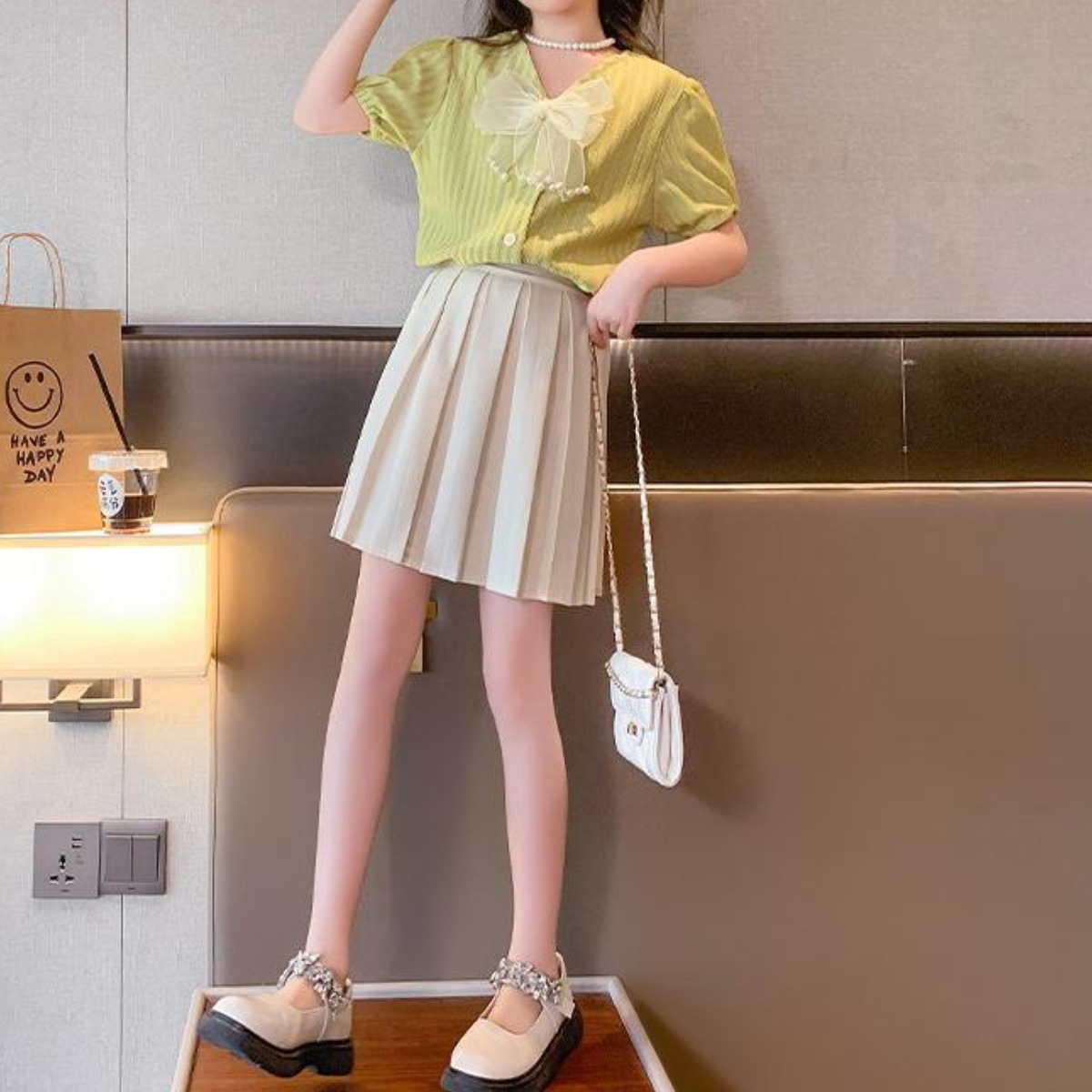 해피유통어린이 상큼한 블라우스와 주름 치마 세트 사랑스러운 귀여운 스타일14세 이상 XG03 28,590원