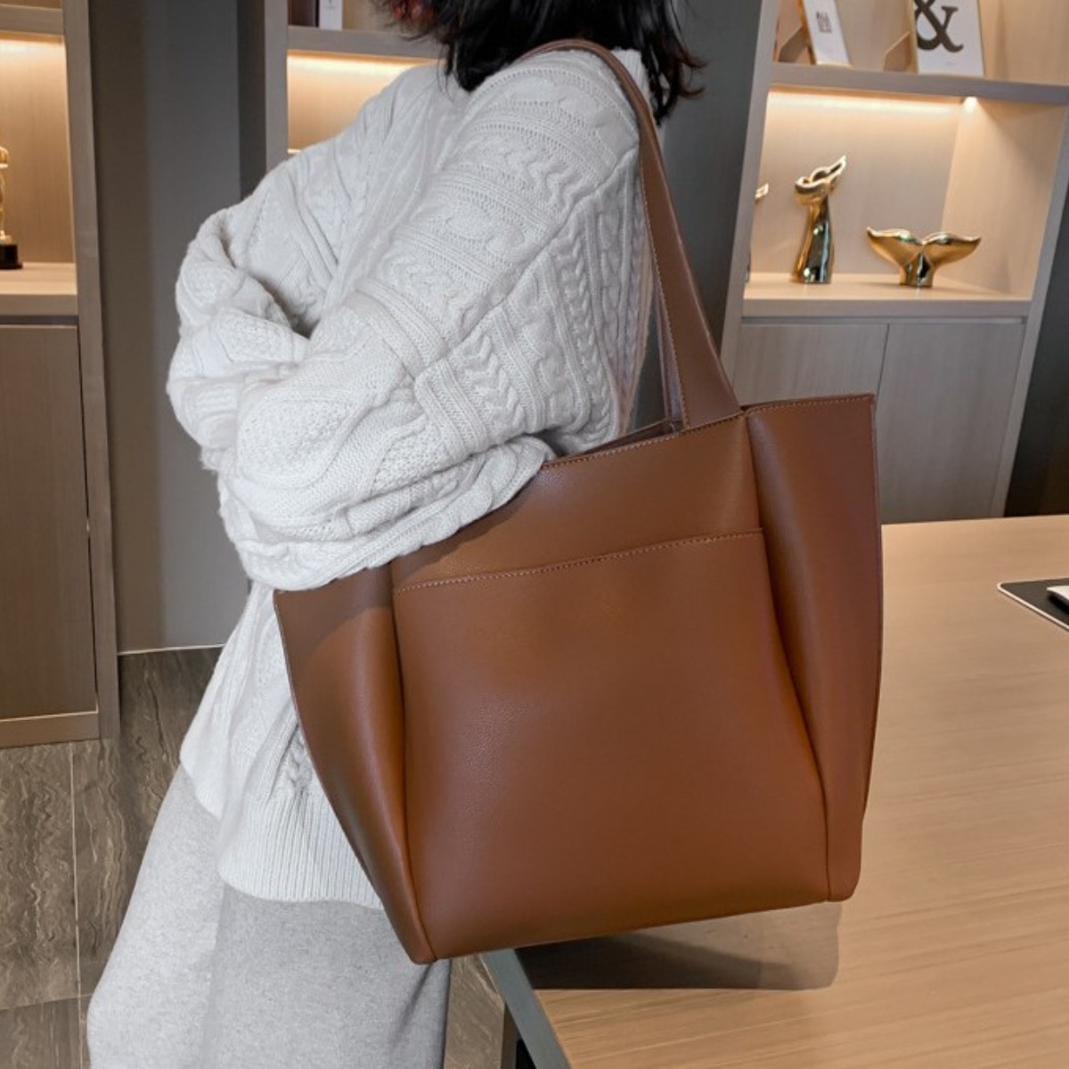 모미엘 모던 미니멀 보부상 숄더백 토트백 직장인 가방 대학생 데일리 여성 가방 23,800원