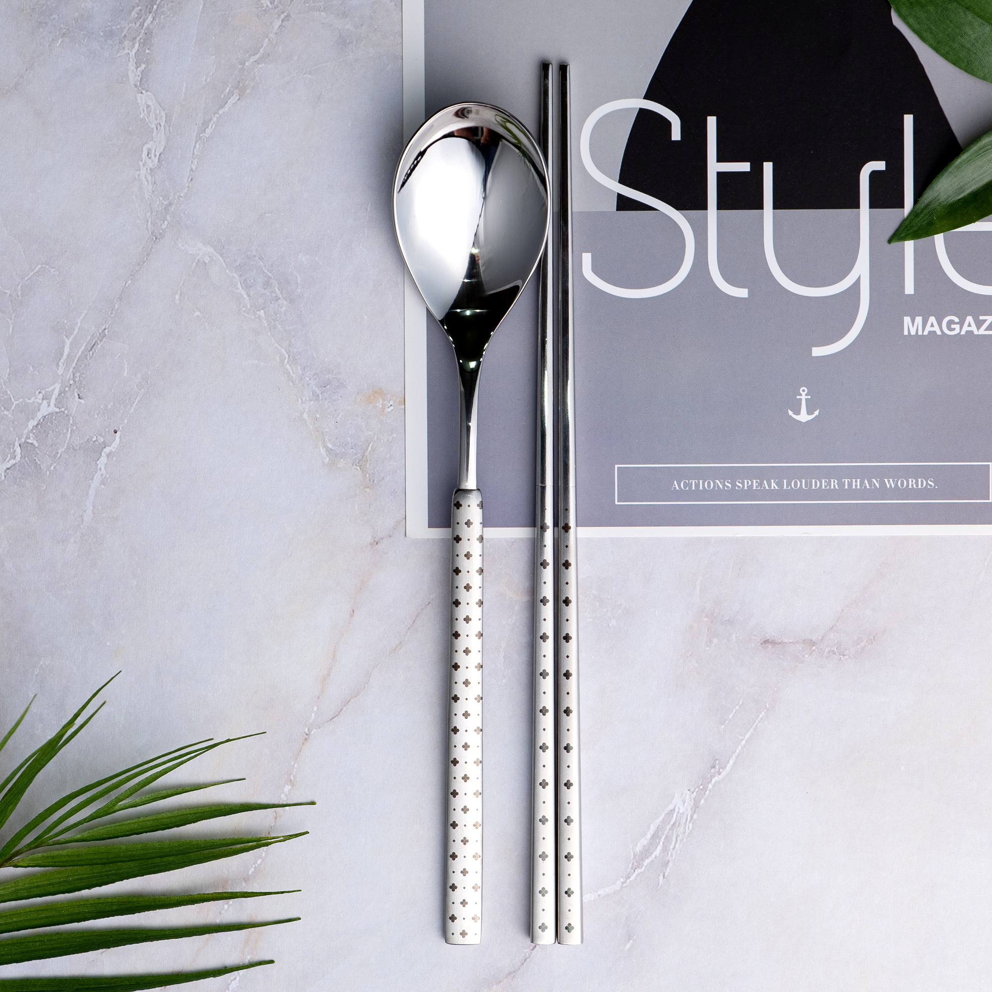 라온누리 에라토 디자이너스 크로버 수저세트, 1세트, 숟가락 + 젓가락 11,400원