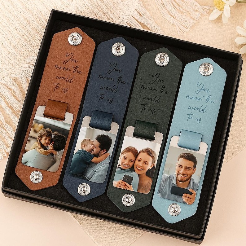 커스텀 사진 키홀더, 이니셜 각인 가죽 포토 키체인, 이름 각인 선물용 키홀더, 특별한 기념일 선물 33,600원