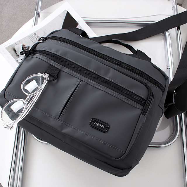 크로스백 메신저백 남자 여성 남성 여자 학생 직장인 미니 데일리 여행 보조 가벼운 방수 수납 가방 엑시트 18,900원