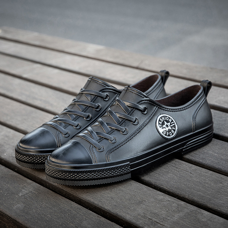 여름용 야외 레인부츠 가벼운 미끄럼방지 주방용 작업용 다용도 PVC 낚시화 인어미남 13,900원