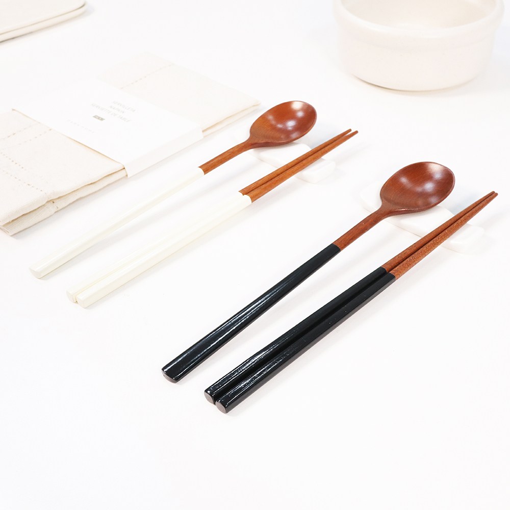 휴홈 천연옻칠 모던 블랙 화이트 나무수저 4인세트 28,600원