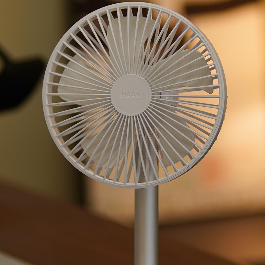 BLDC 무선 탁상용 선풍기 4세대 미니 하이엔드퓨어 소형 7인치 휴대용 7엽 날개 한경희 36,900원