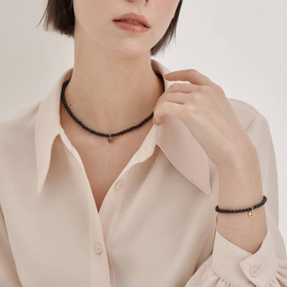 엘르 주얼리 시그니처 천연 오닉스 목걸이 팔찌 세트 + 쇼핑백 157,000원