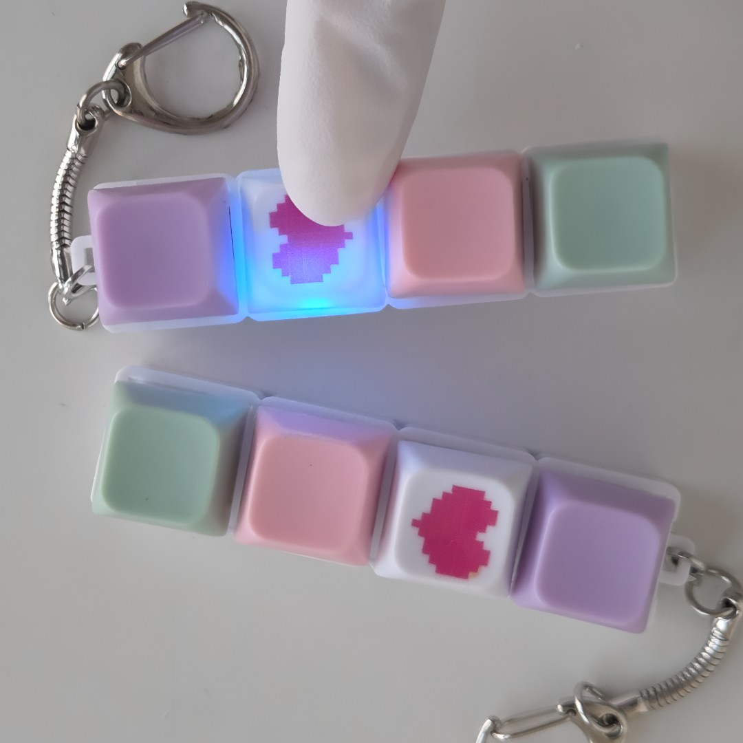 LED리뉴얼 하트마카롱립 키보드키링 키캡키링 딸깍이 키링 열쇠고리 키홀더 6,900원