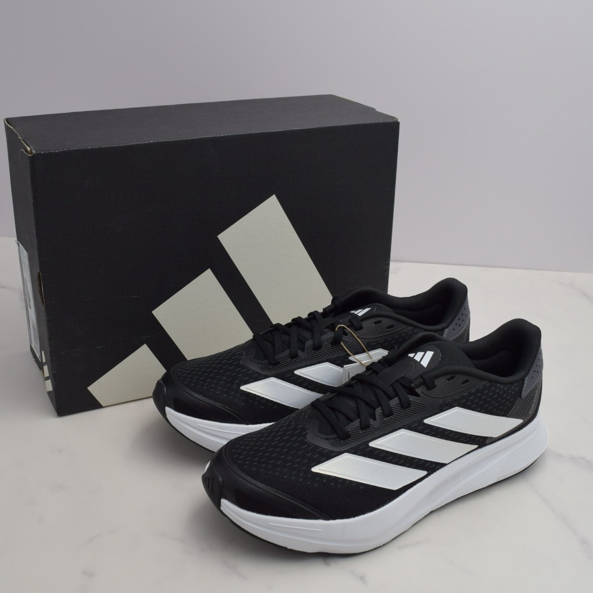 [국내매장판/다음날도착] 아디다스 최신 런닝화 깔끔한 직장인 듀라모 운동화 남성 러닝화 헬스화 데일리 발편한 볼넓은 Brandedit 61,900원