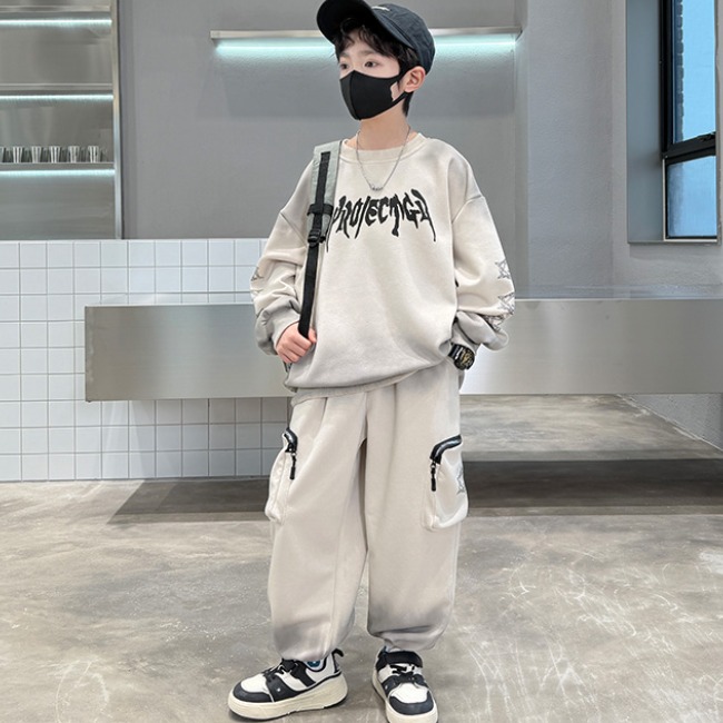 비비키드 남아 봄 가을 세트 주니어 맨투맨 초중생 큰영문 긴팔티 상의 초등생 큰 주머니 포인트 긴바지 상하복 세트 (2501)) 40,800원