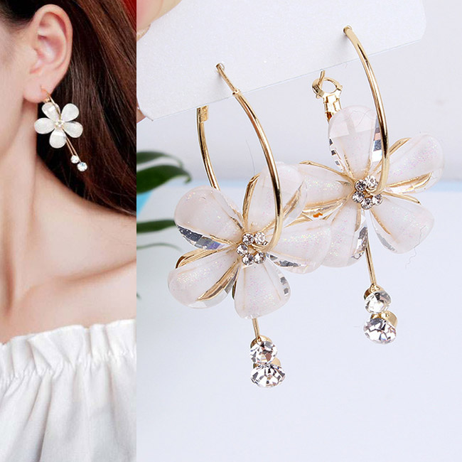 바네코쥬얼리 여성용 귀걸이 루니 8,900원