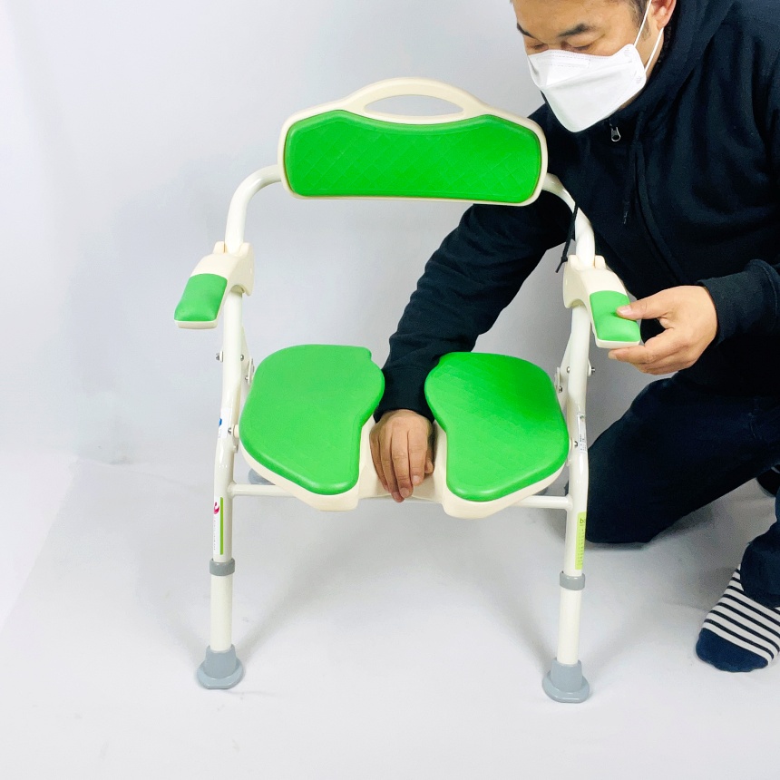 국산 노인 환자 알루미늄 접이식 목욕의자 국부세척로 보필10 고령자 샤워의자 노인 장기요양 복지용구 실버용품 요양등급 어르신용품 15,390원