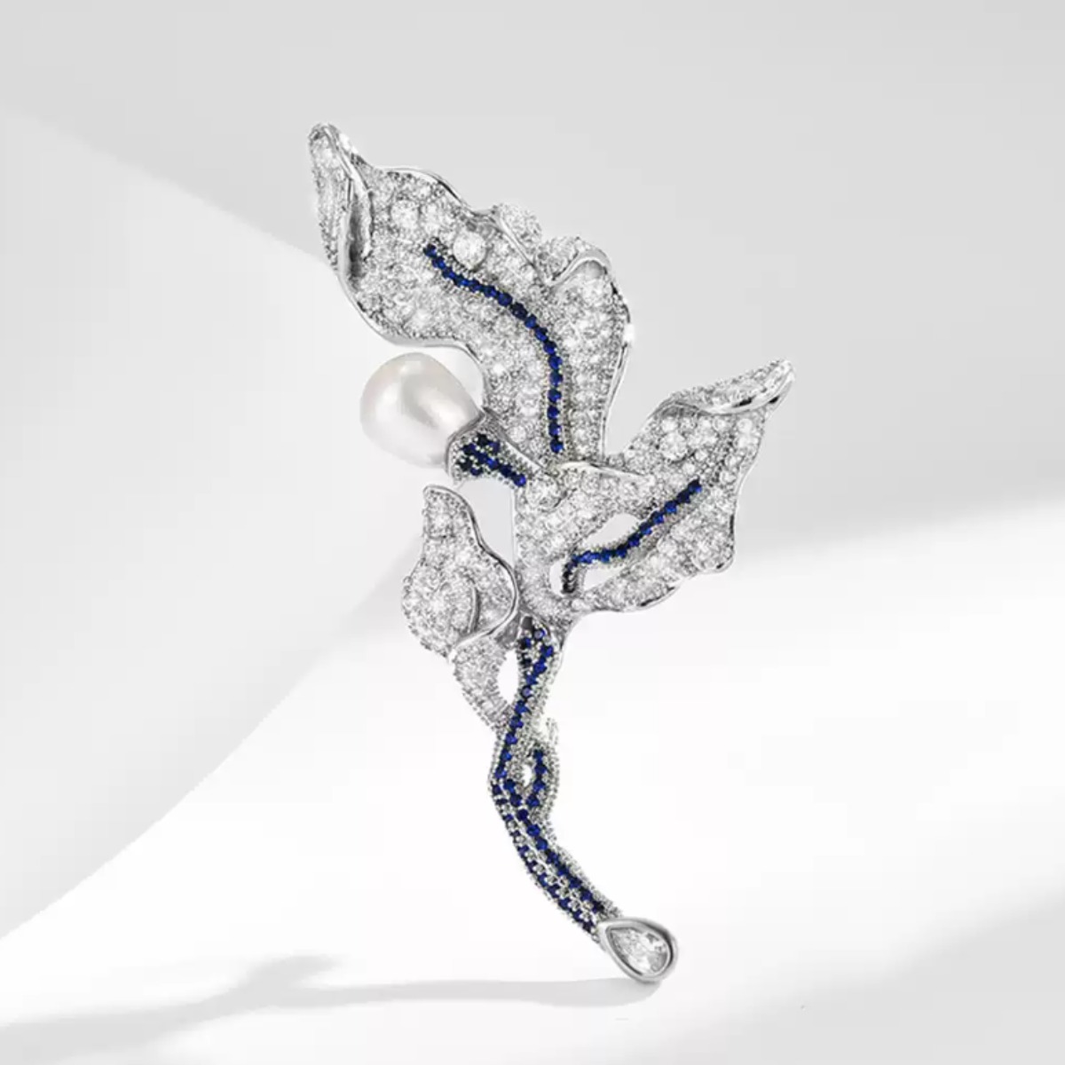 XUEYA 고급스러운 천연 진주 잎 모양 흔드는 가슴핀 여성 정장 외투 코트 가슴꽃 옷 봉제 선물 액세서리 44,200원