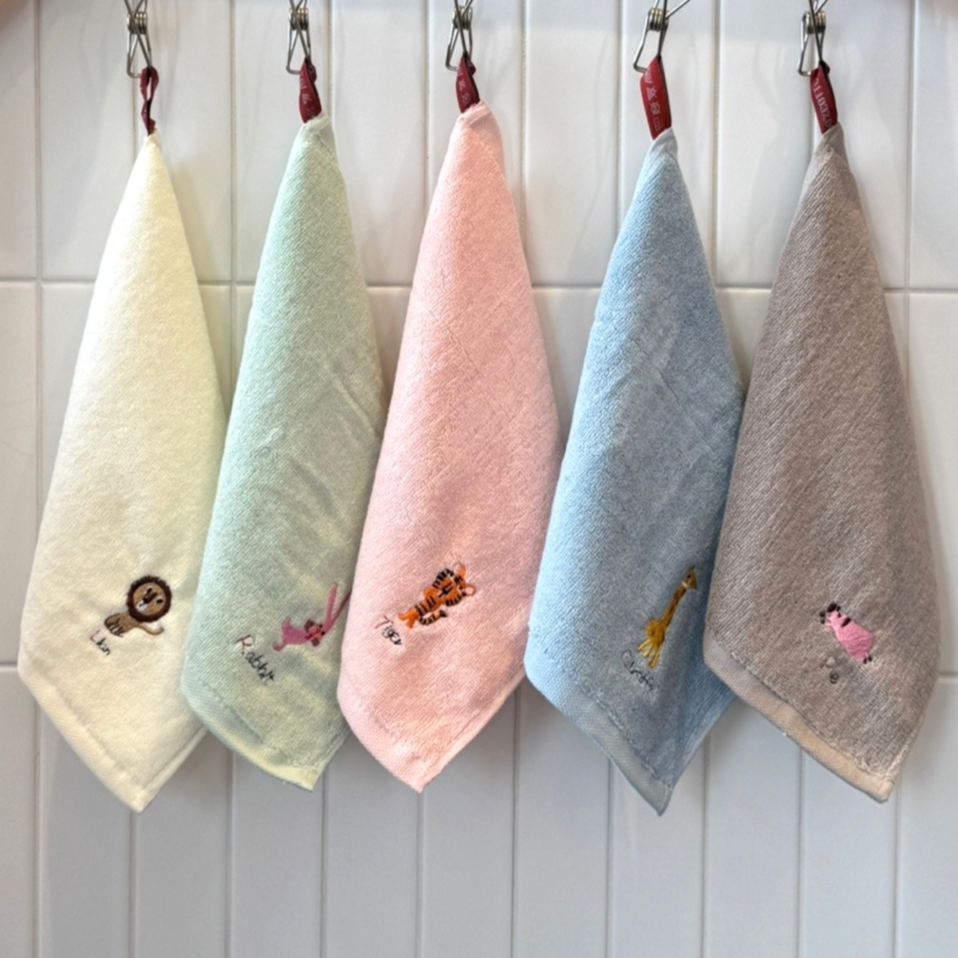 히든오너 어린이집 먼지안나는 고리 수건 16수, 1세트, 혼합색상(동물,5장) 14,000원