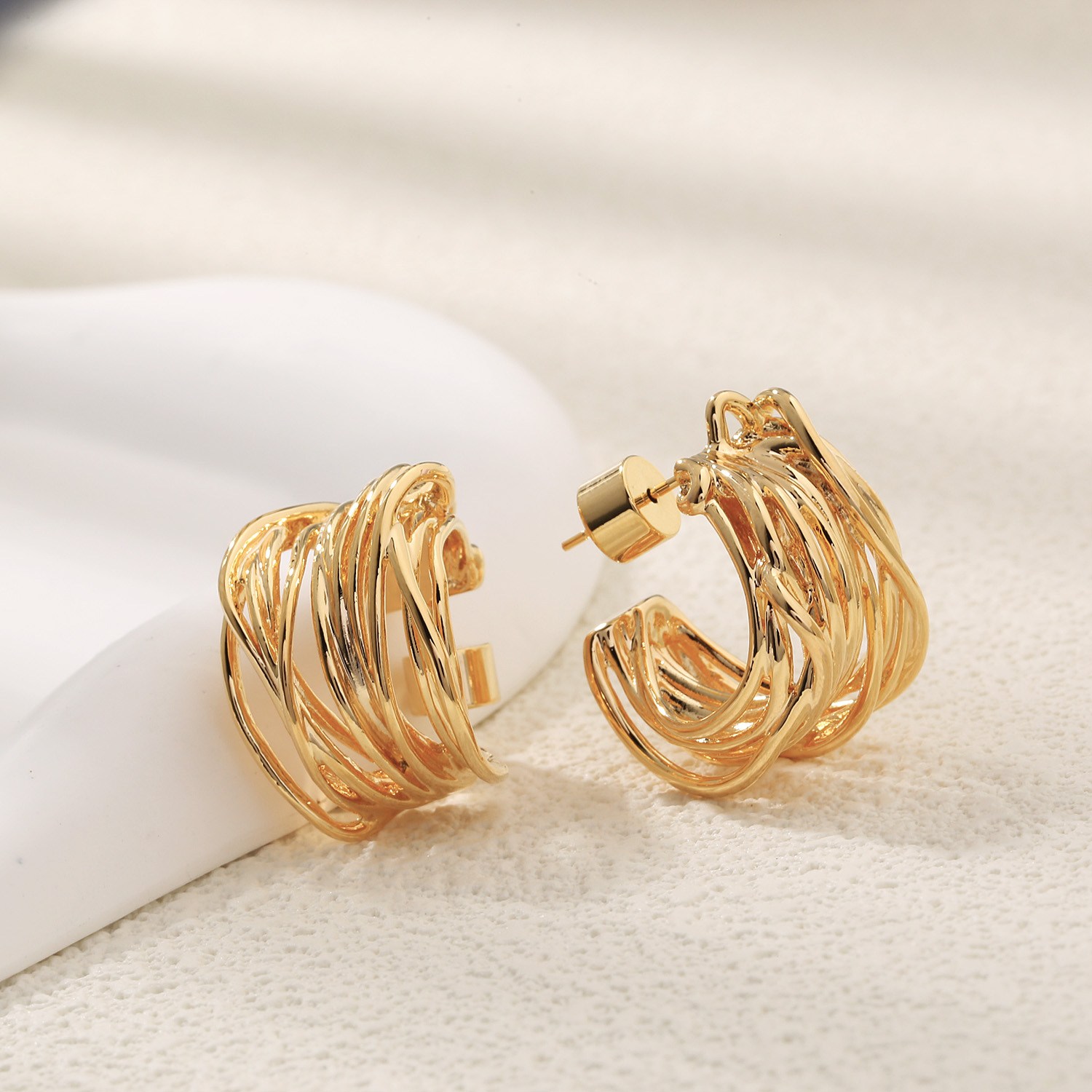 WICKM 패션 금속 링 귀걸이 18K도금 S925은침 데일리 여성 악세사리 26,800원