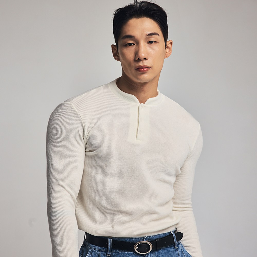 아스트로브 케이블 니트 헨리넥 머슬핏티셔츠 56,900원