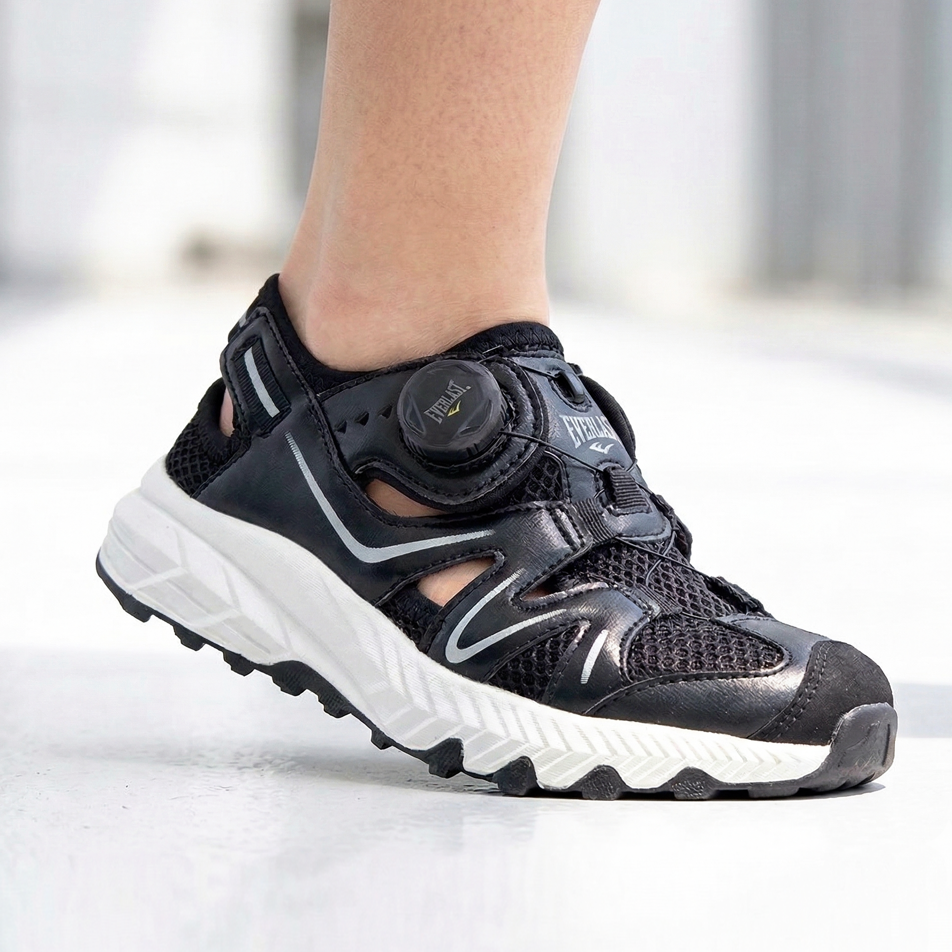 에버라스트 다이얼 스포츠 샌들 여름 메쉬 여성 남성 편한 경량 트레킹 캠핑 신발 물놀이 아쿠아 슈즈 비치샌들 계곡 워터파크 신발 49,500원