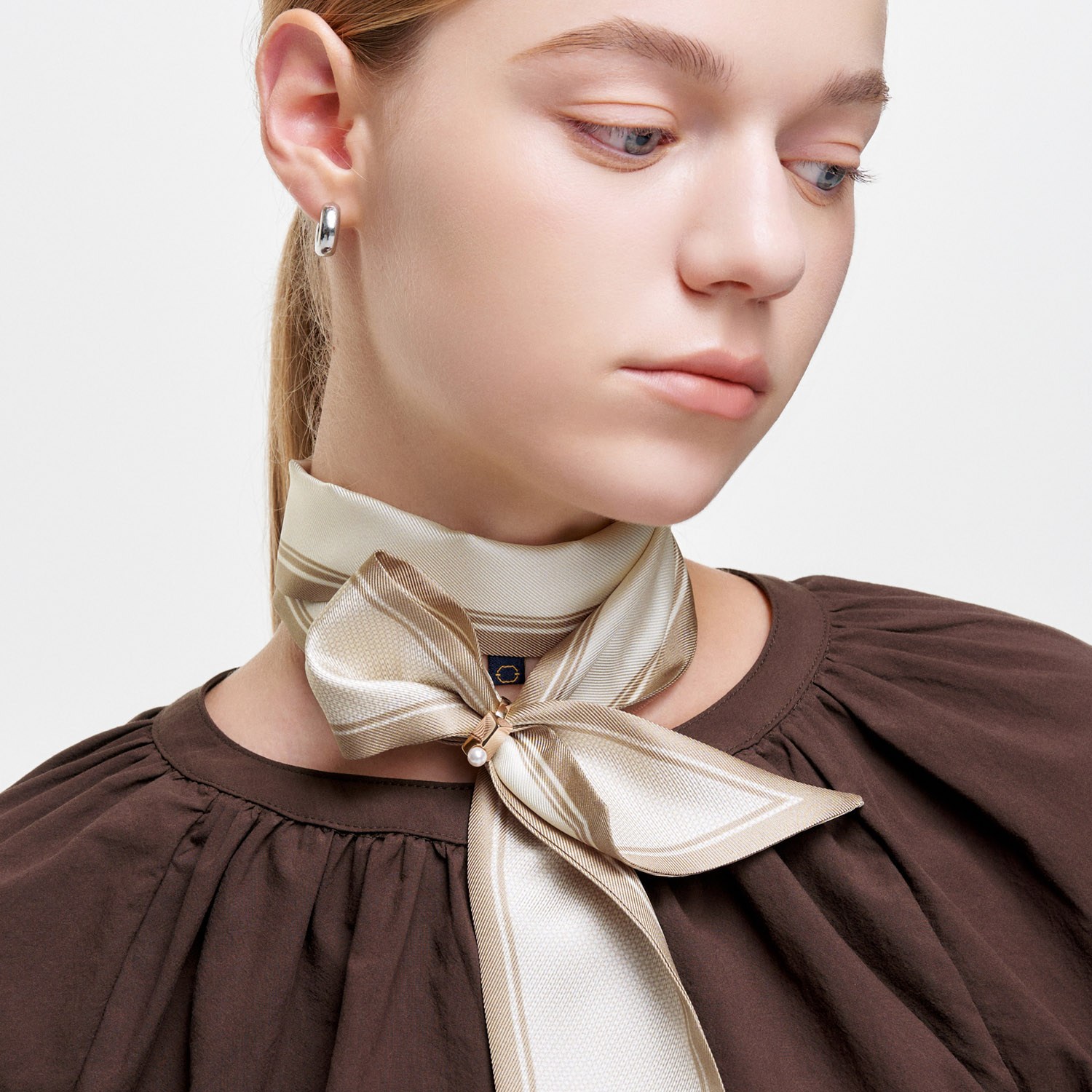 [생럭슈]프리미엄 방도 스카프 아렌 베이지 SL25FSTARBG 79,000원