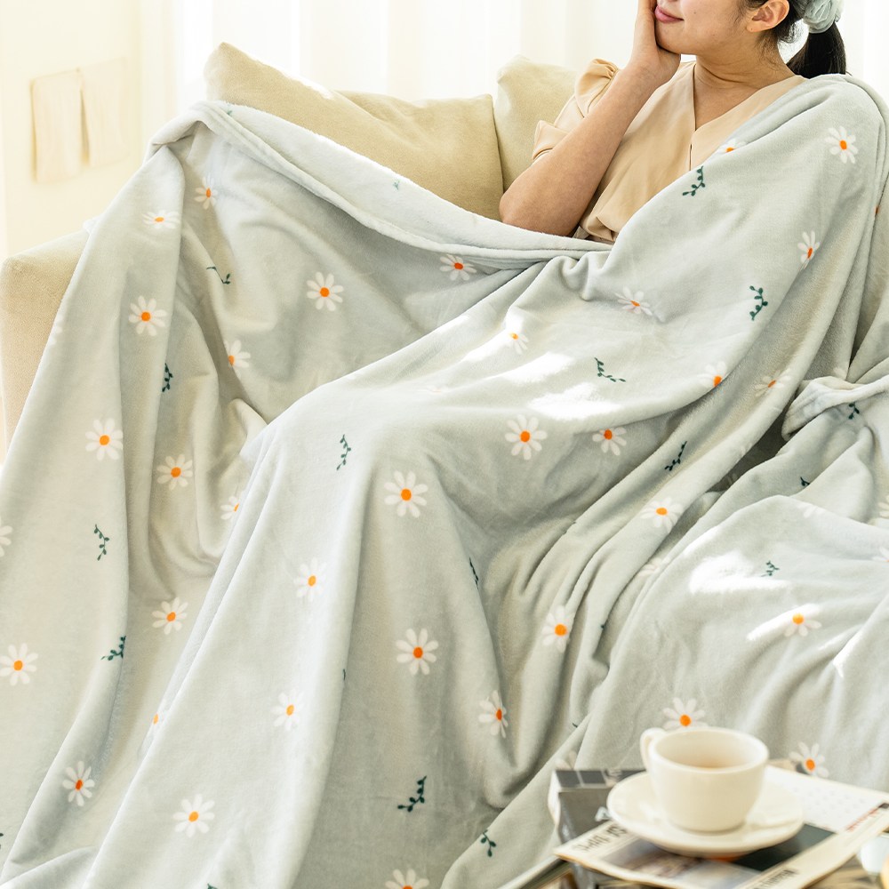 코팅블루 도톰하고 부드러운 포근 극세사 밍크 감성 담요 24,800원