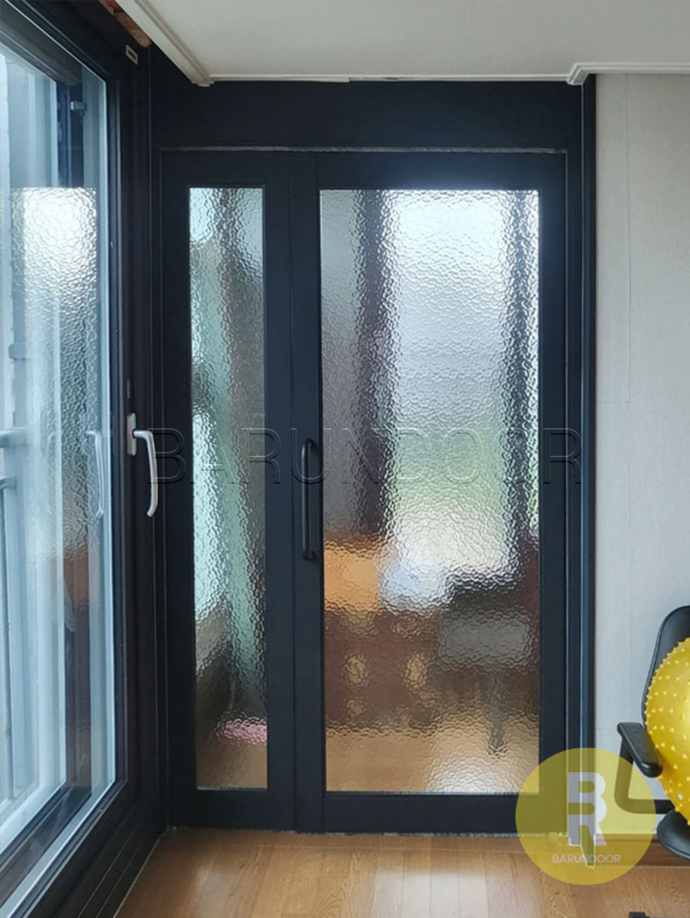65번 비대칭양개스윙중문 블랙 아쿠아강화유리 // 현관중문,시공비포함,소음차단,반려견안전,맞춤제작,아파트빌라중문, 1개 1,310,000원