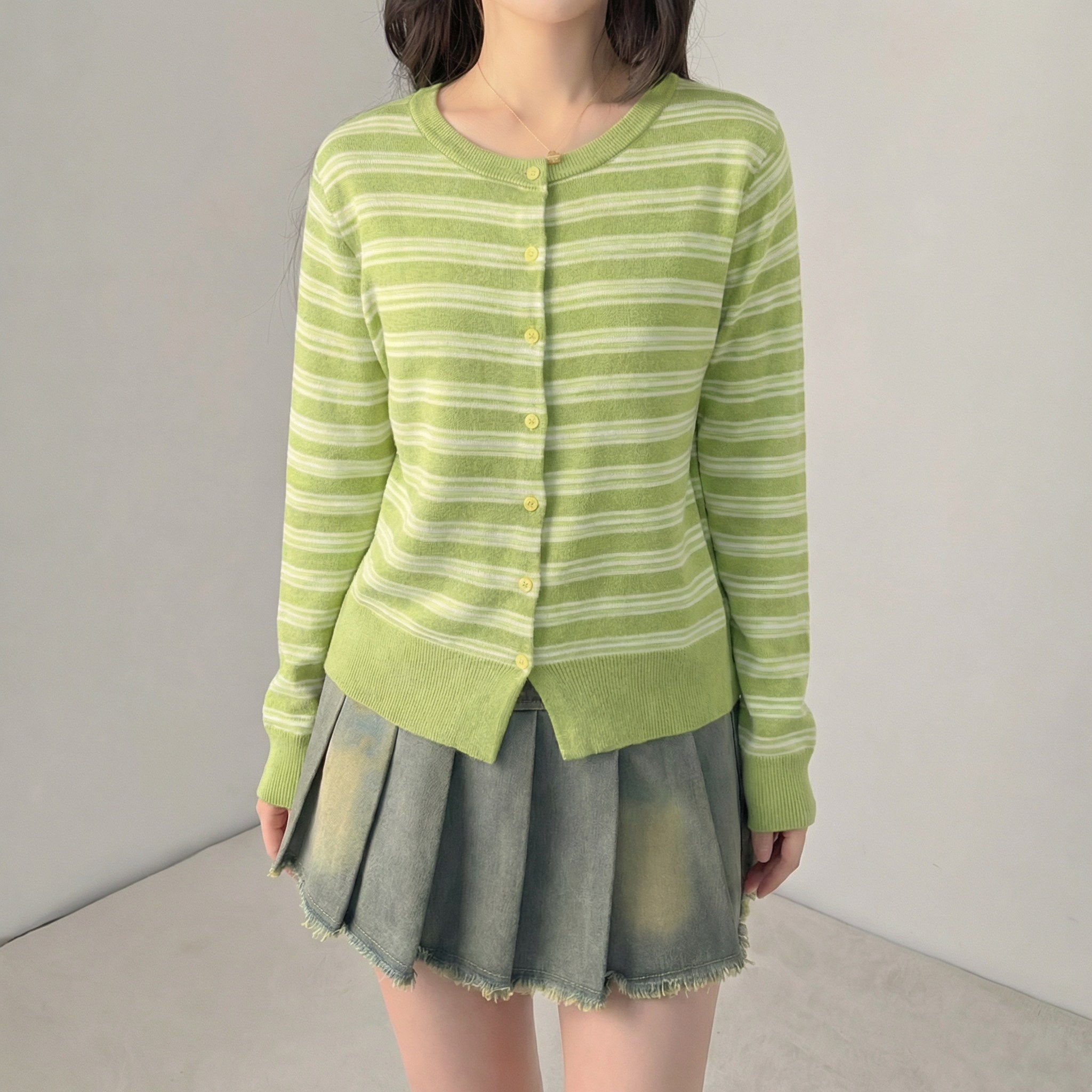 모던스튜디오 여성 스트라이프 라운드넥 가디건 29,900원