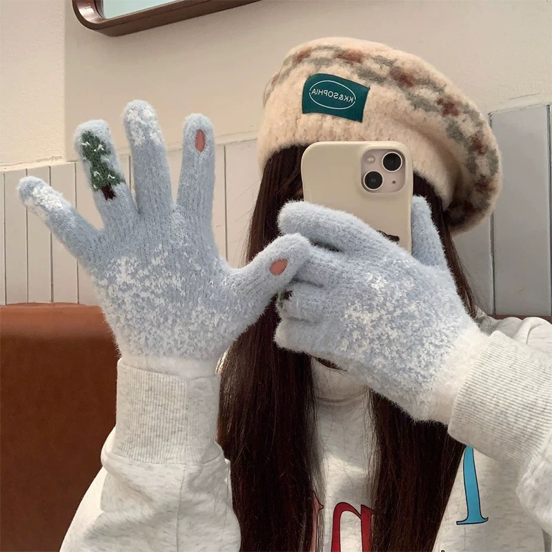 gradle 여성 손가락 장갑 러블리 눈꽃장갑 터치 장갑 니트 핑거홀 장갑 겨울 방한장갑 15,500원