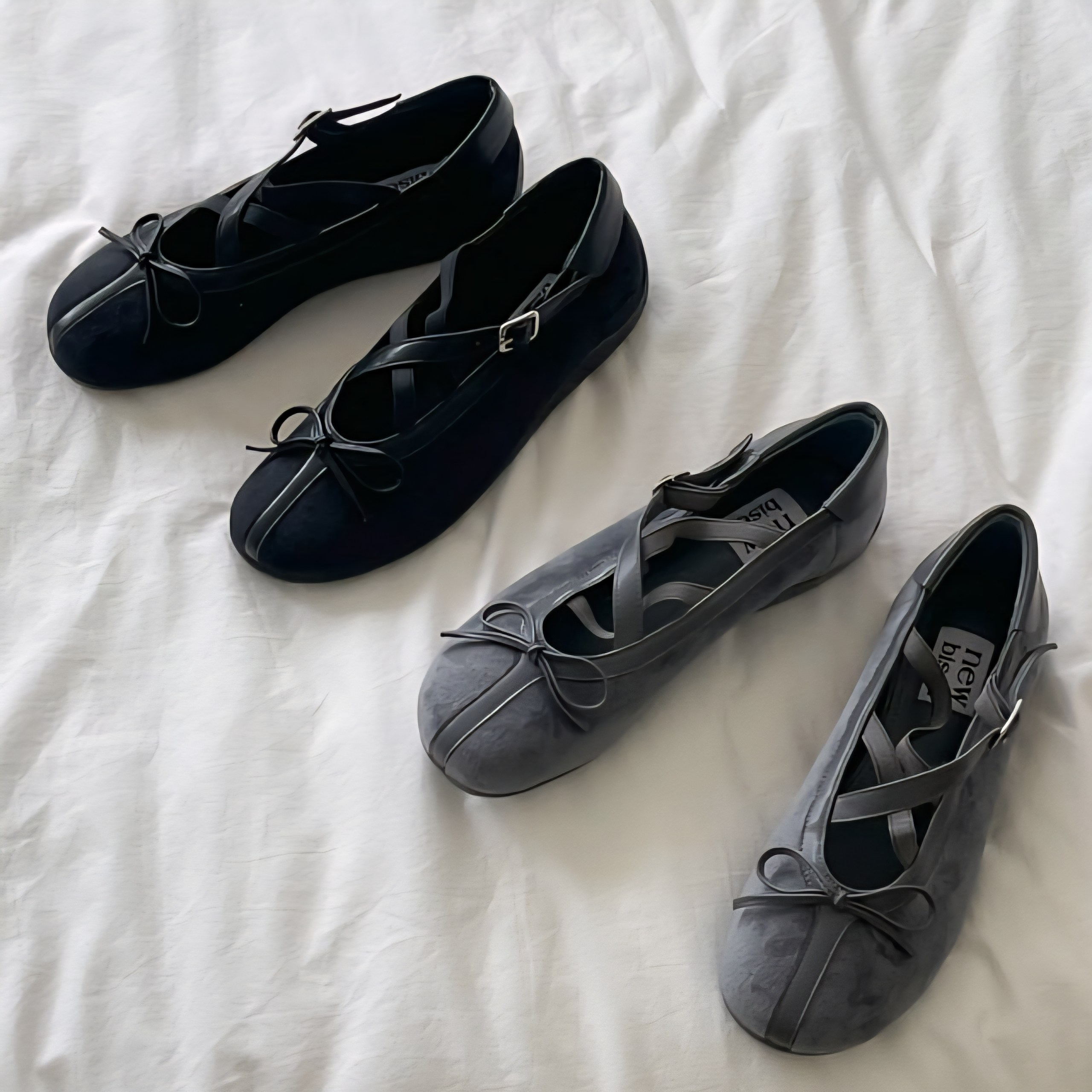 블랑쉬엘 라운드토 리본 발레슈즈 플랫슈즈 발등밴딩 버클장식 2.5cm 여성단화 2컬러 26봄신상 47,500원