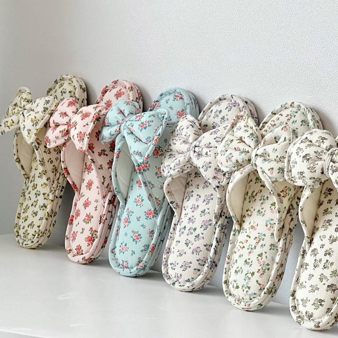 신혼일기 3중 쿠션 봄봄 플라워 실내화 푹신한 층간소음방지 미끄럼 삼중패드 거실화 면슬리퍼 8,800원
