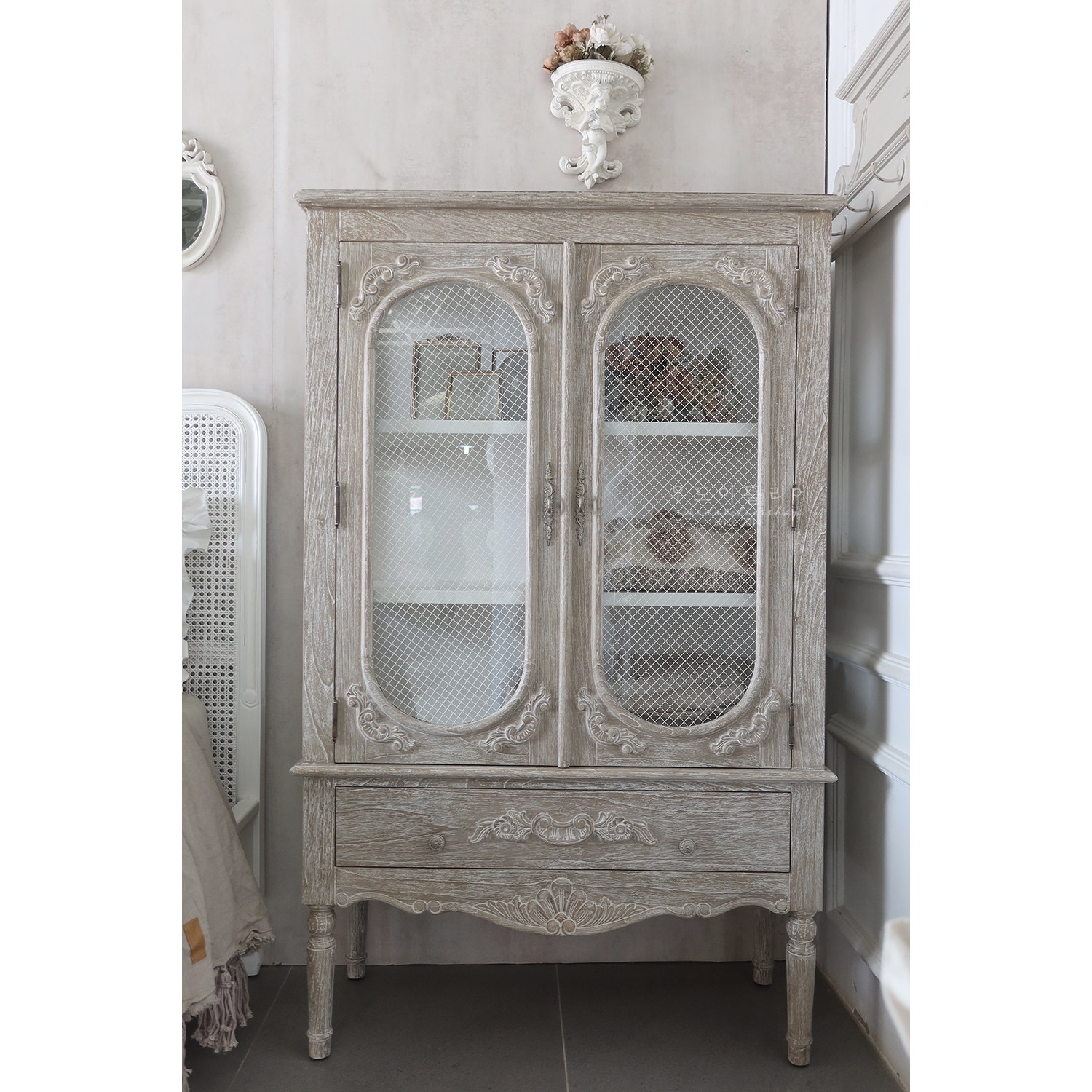 아델 철망장식장 , 모던프렌치 쉐비시크 컵보드 그릇장 우드아뜰리에, 내추럴우드 1,880,000원