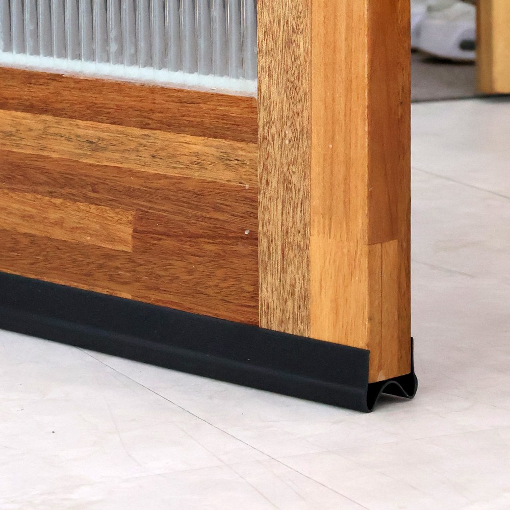 이지유 방문 틈새막이 문풍지 문틈막이 우풍 방음 빛차단 블랙, 1개 6,900원