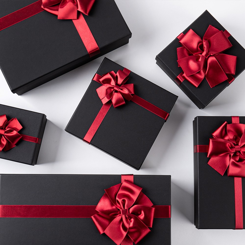 [와니유니] 고급 리본선물상자 핸드메이드 블랙 싸바리박스 기프트박스 답례품포장박스 레드꽃리본 18 사이즈, 1개, 레드꽃리본 7,400원