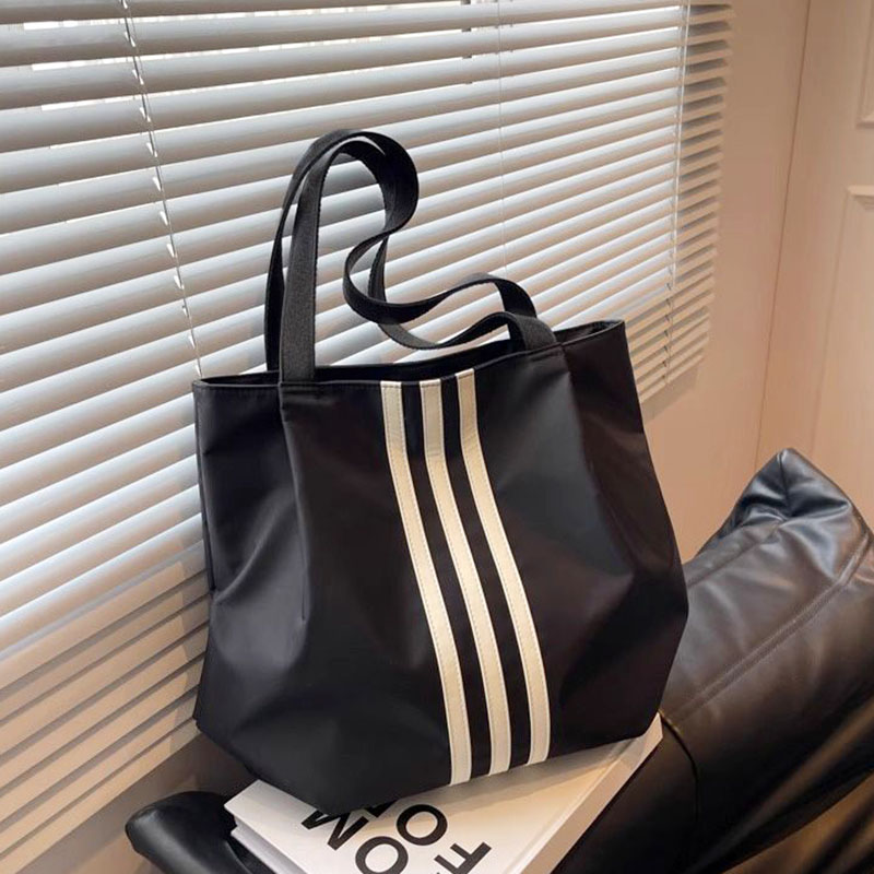 YUMDE 여성 에코백 지퍼형 숄더백 가벼운 토트백 대형 방수 나일론 가방 21,800원