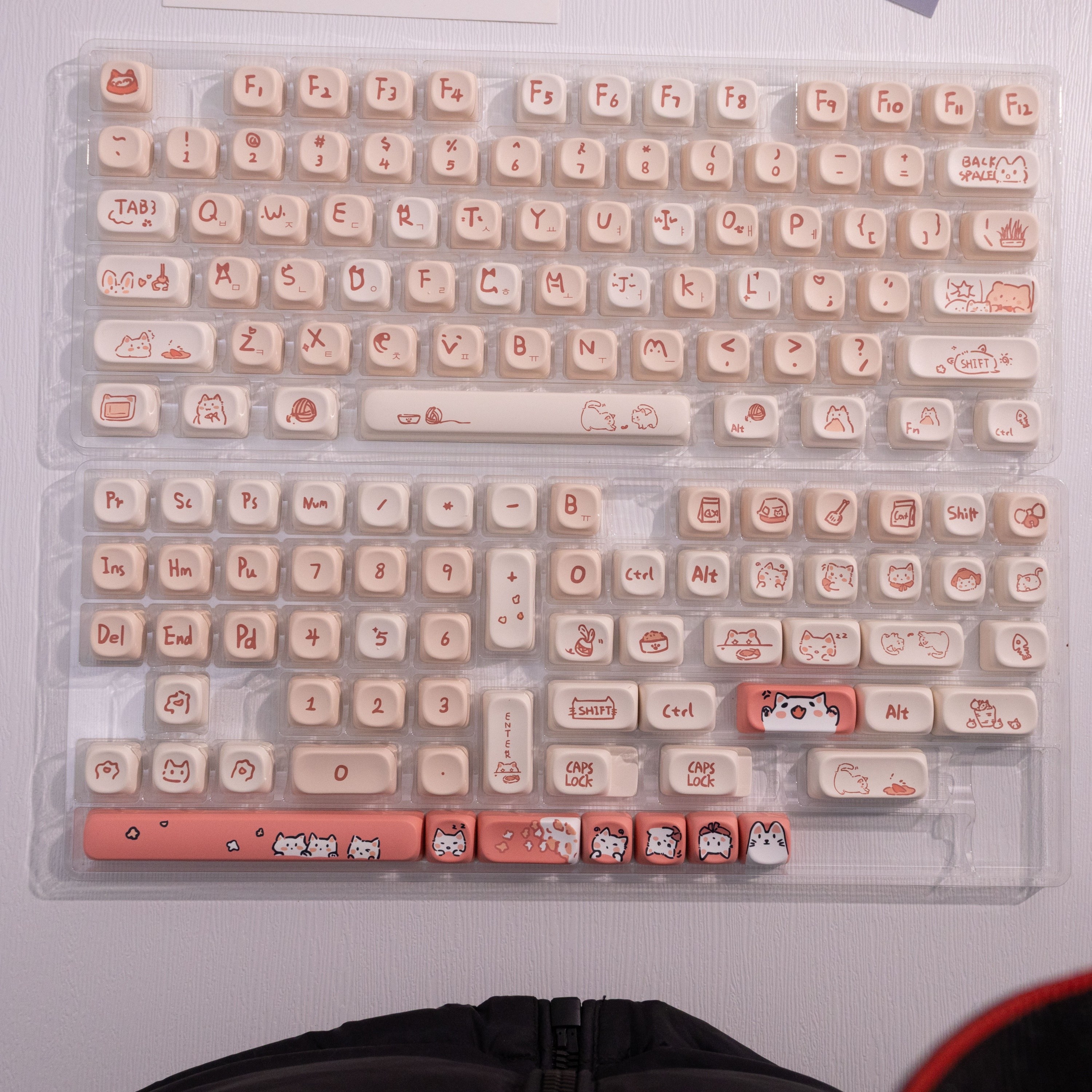 핑크 고양이 귀여운 기계식 키보드 키캡 한글 영문 각인 PBT 염료승화캐릭터 키캡 MOA 프로파일, MX 스위치 호환, 61/64/68/87/96/104/108 배열 키보드 지원, 한글 각인, 핑크 고양이 17,800원