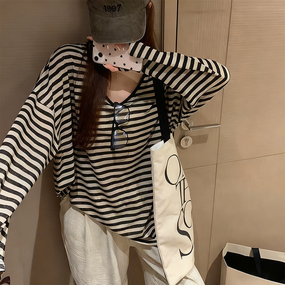 오스틱니 (완전 편한) 초특가 여성 가을 스트라이프 브이넥 긴소매 티셔츠 오버핏 겨울 캐주얼 긴소매 플예쁜 코디 외출 간절기 25,890원