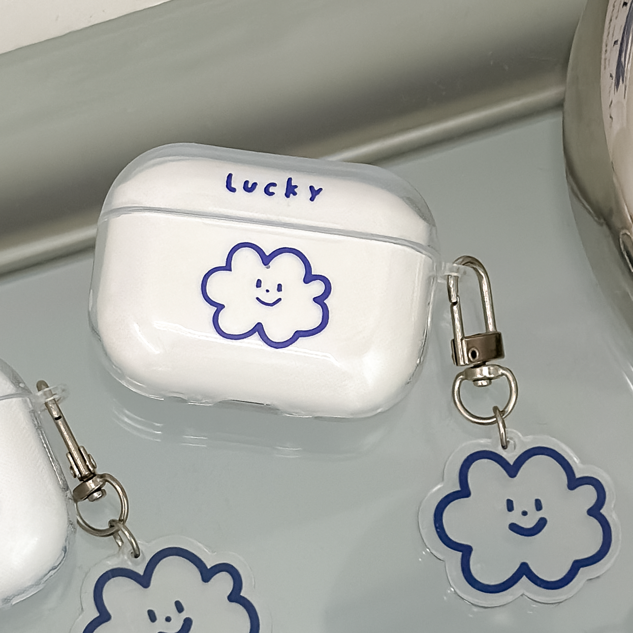 링고룸 에어팟 케이스 럭키구름 키링 세트 + 클리너 증정 6,900원