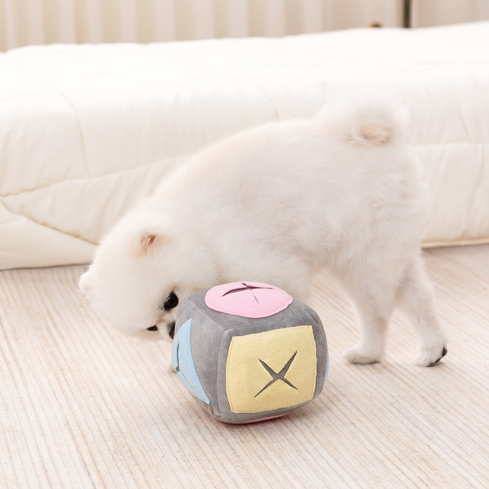 레토 강아지 노즈워크 큐브 볼 장난감, 그레이, 1개 6,800원