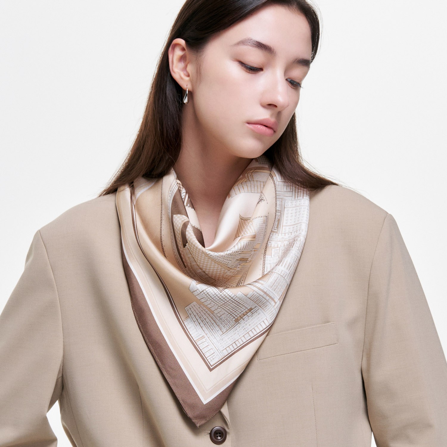 [생럭슈]여성 사각 큰 숄 스카프 아르크 베이지 SL25FSQARBG 159,000원