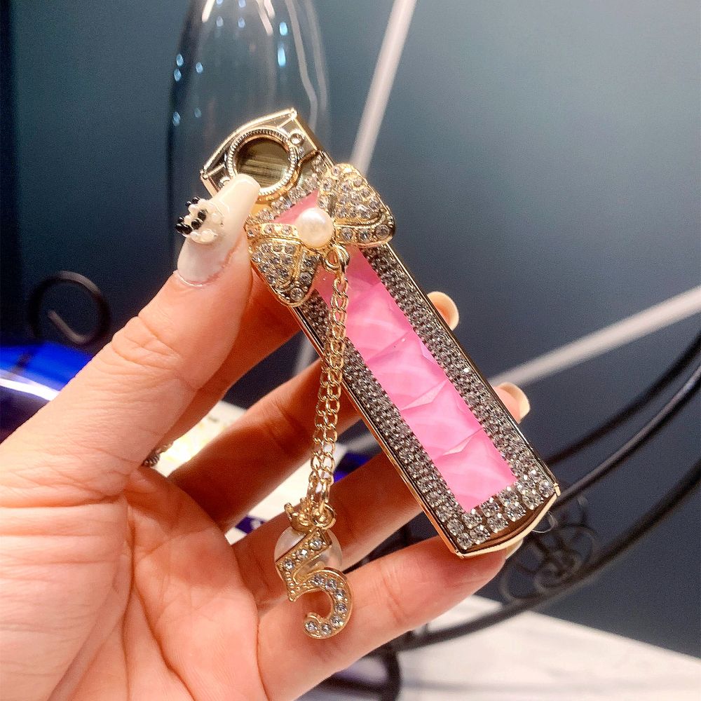 이쁜 여성용 라이터 신기한 특이한 귀여운 라이터, 블랙화이트, 1개 13,000원