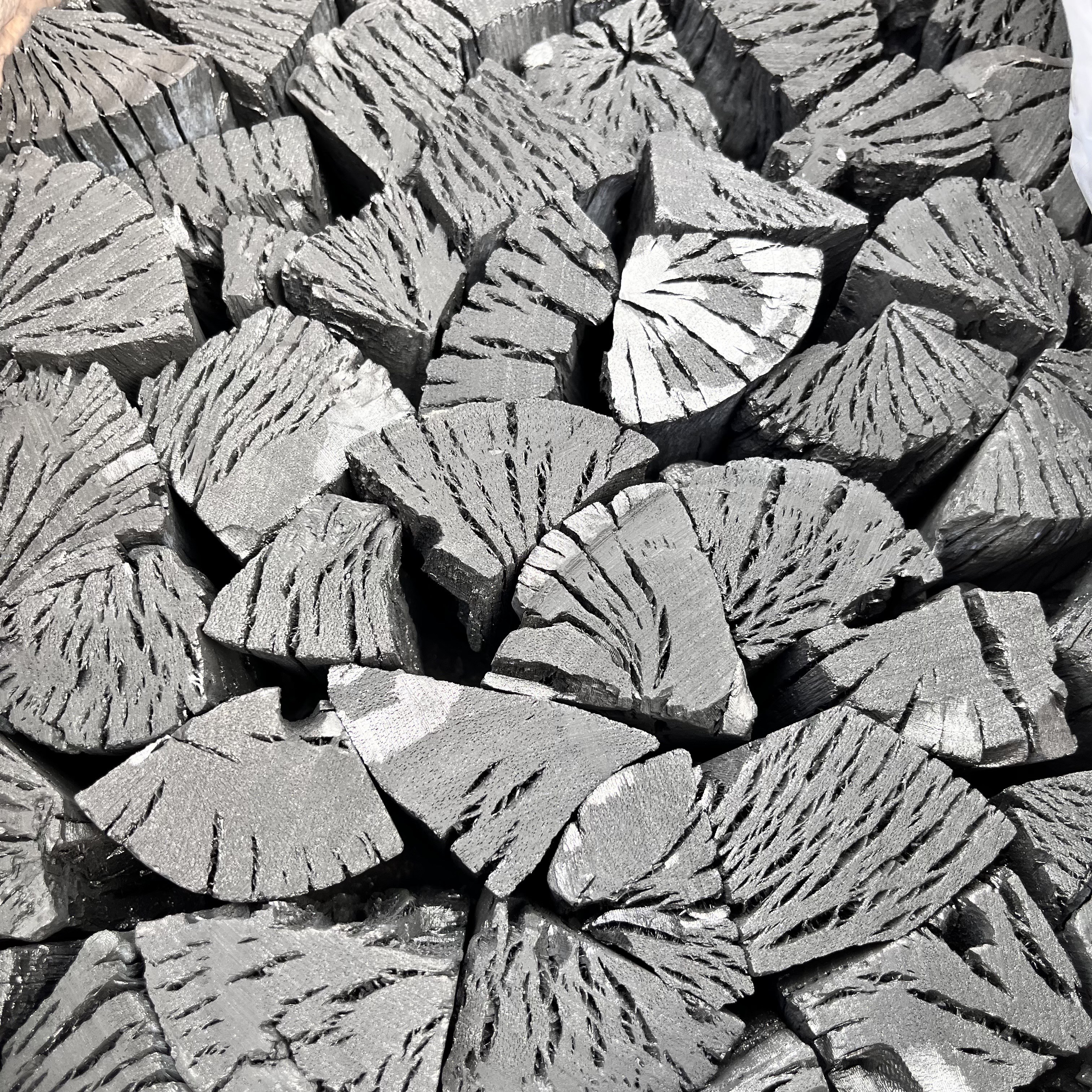 국내산 두번구운 참숯 비장탄 숯 백탄 고기 바베큐 캠핑용 업소용 야자 장작 차콜2.5kg, 1개, 2.5kg 40,500원