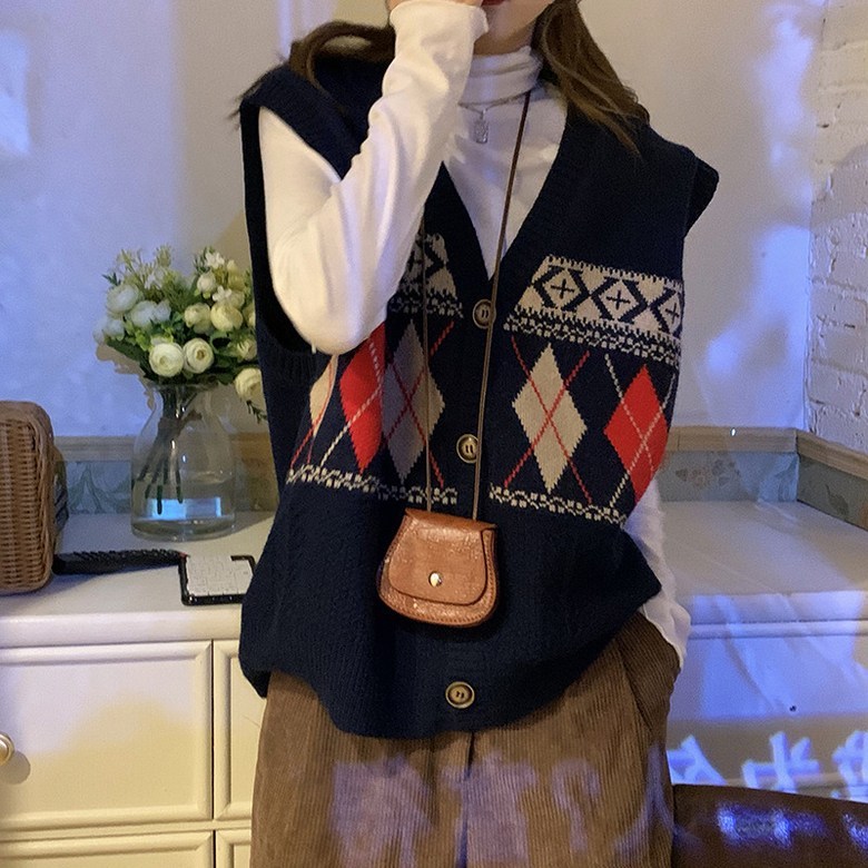 아가일 버튼 루즈핏 니트 베스트 19,800원