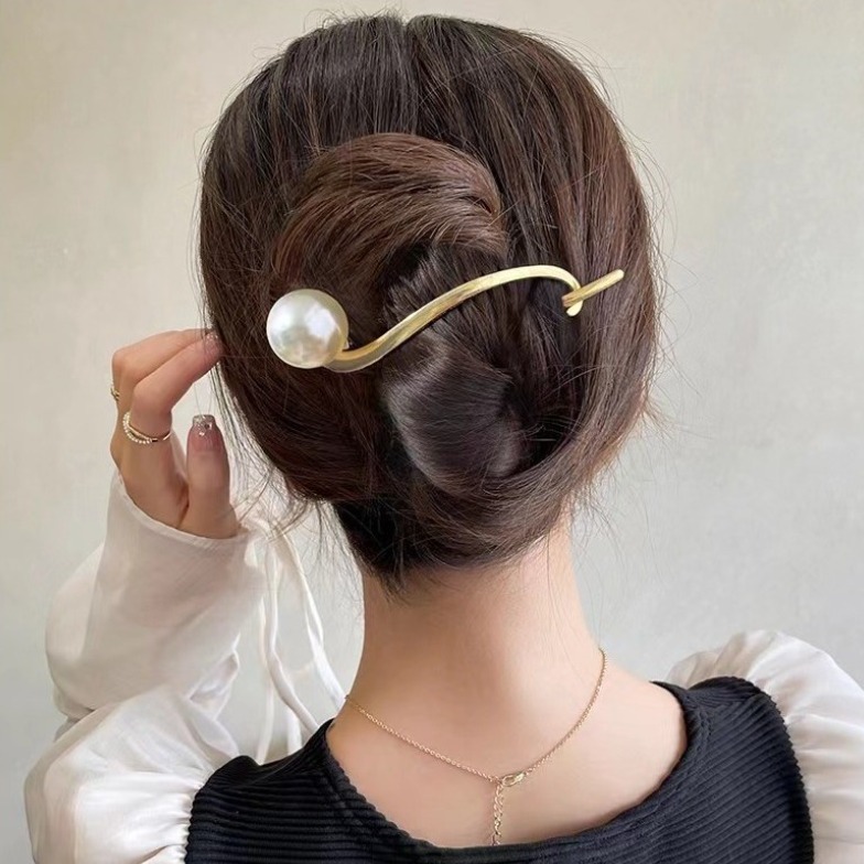 2종세트 바나나핀 머리핀 데일리 헤어악세사리 메탈 진주장식 헤어 집게핀 11,000원